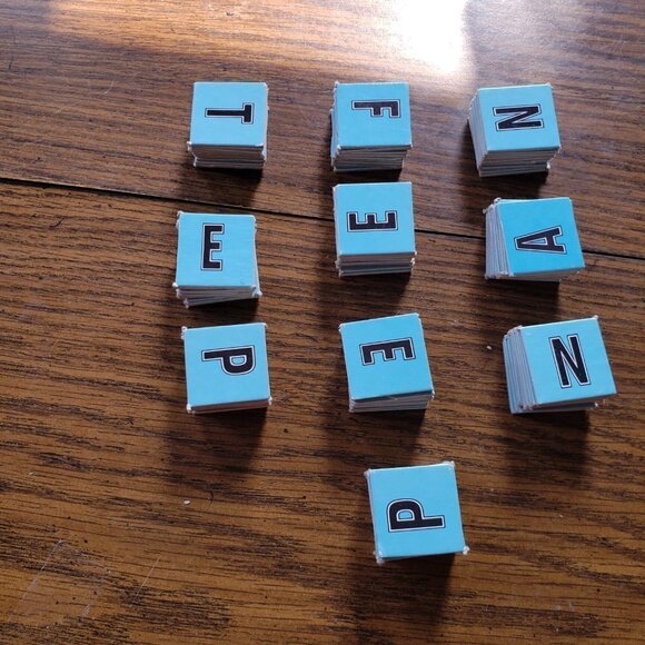 Scrabble For Juniors Board Game, Edition 5 by Selchow & Righter, Vintage 1982 - Picture 11 of 11